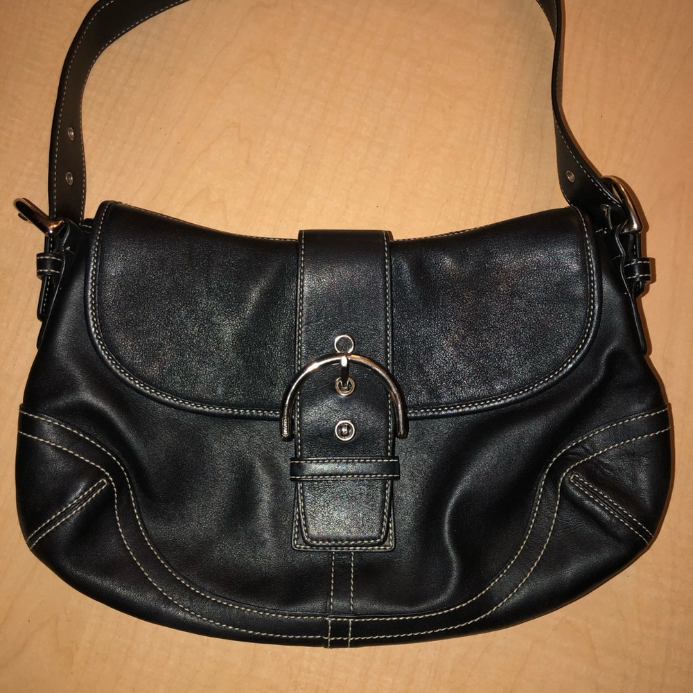 Black Coach purse with 0 flaws!